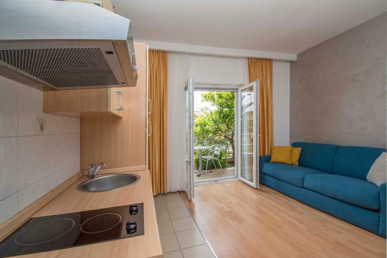 Apartments Antonio Tucepi Exterior photo